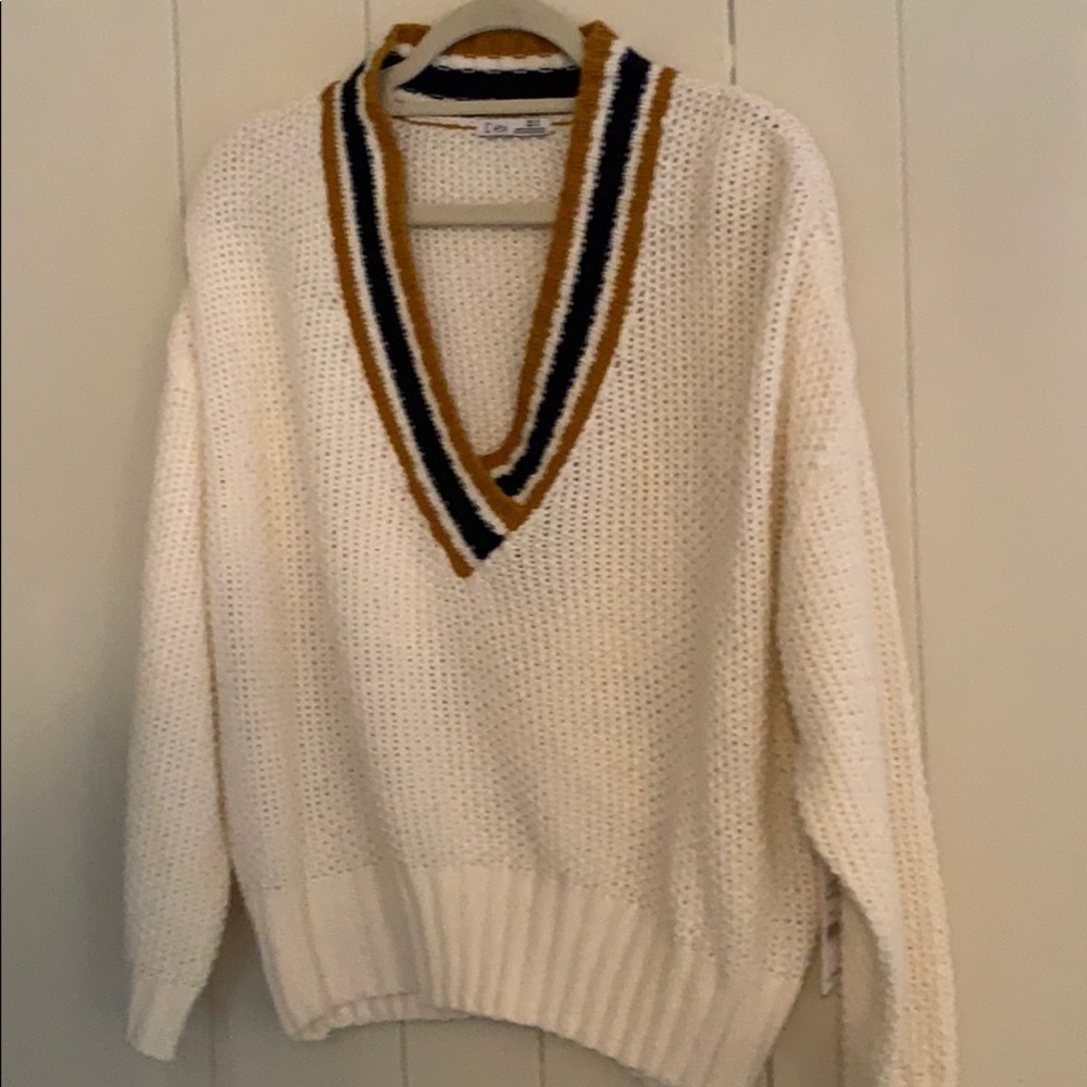 NWT Dex cable sweater in L in creme